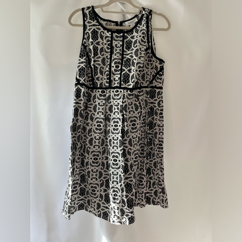 Motherhood Maternity - black and white detail dress - sz. L, brand new! - Picture 3 of 5
